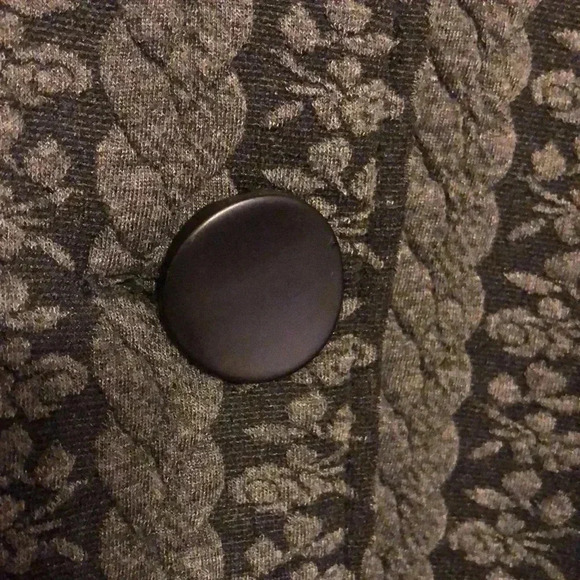 Great Cavalier short button up coat with two open front pockets. - Picture 3 of 8